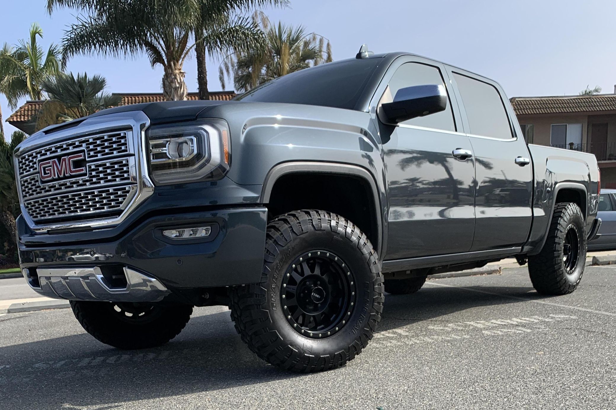 2017 GMC Sierra 1500 Denali - Pitak Pooaew